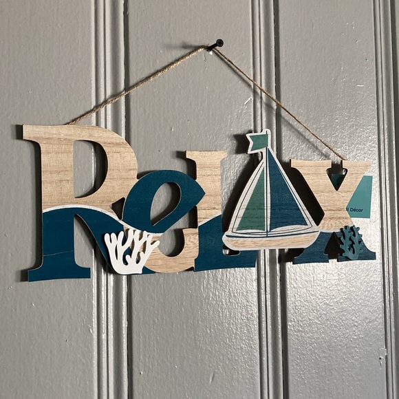 NWT Coastal Wooden RELAX Decoration Sign w/ Coral 🪸 & Sailboat ⛵️ - Picture 8 of 17